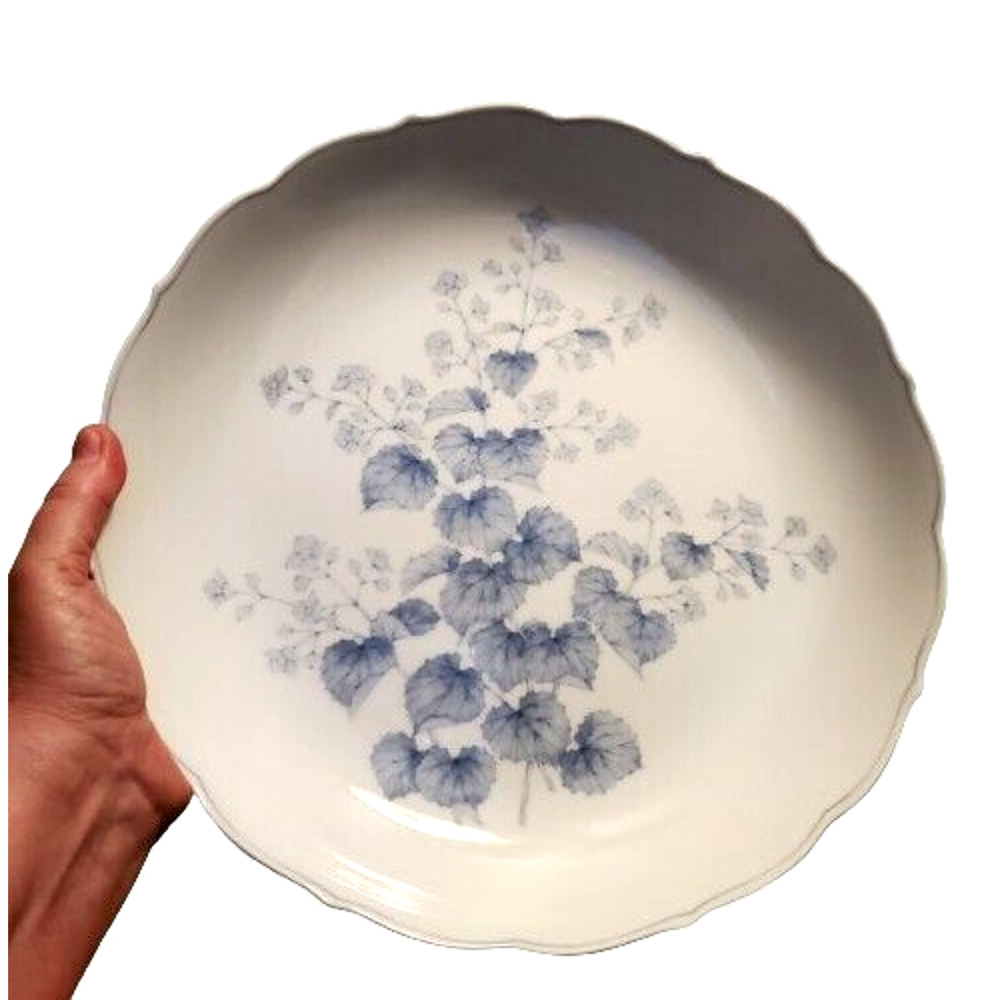 Mikasa China Severing Dish Round Scalloped Edge White Blue Leaf May Flower Japan
